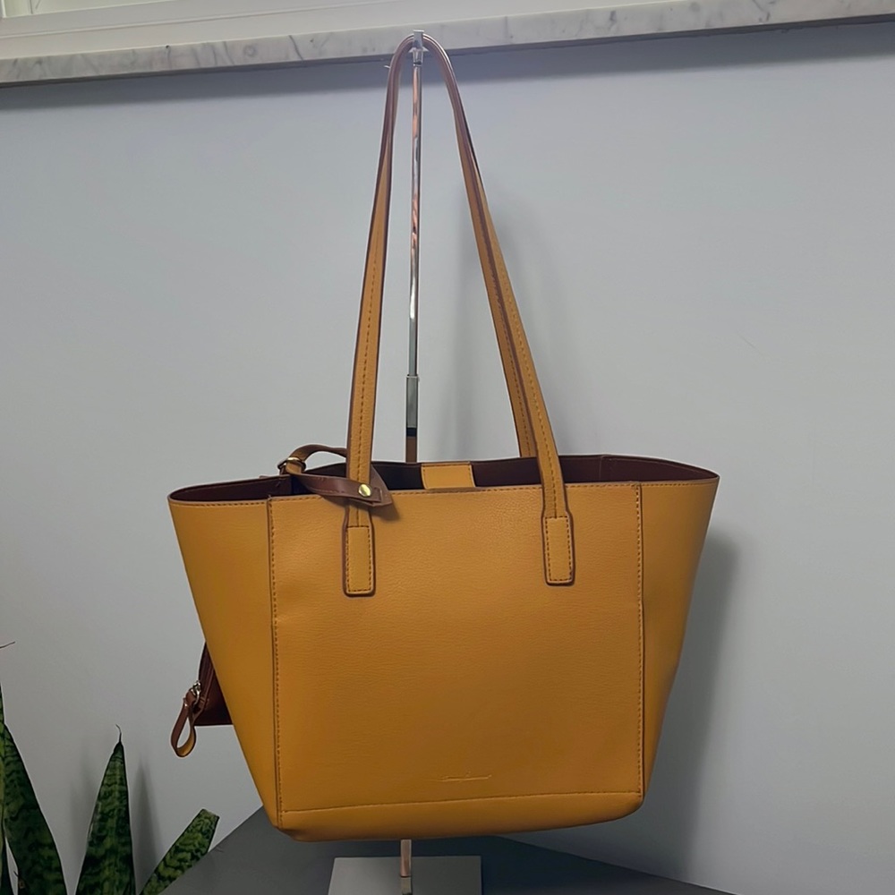 Tommy Bahama Reversible Faux Leather Tote Wristlet - Picture 1 of 16